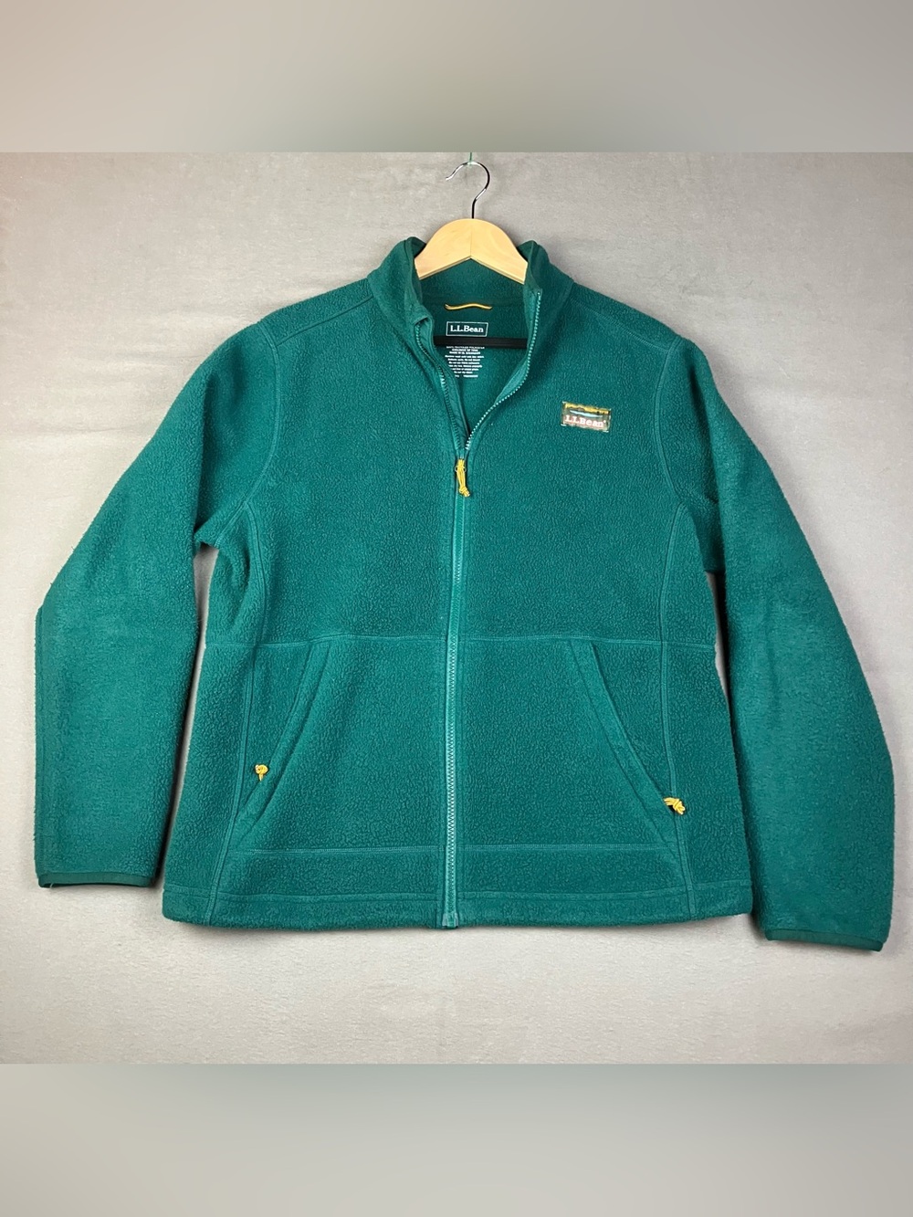 L.L. Bean Men’s Size M Mountain Classic Fleece Full Zip Sweater Jacket Green. In